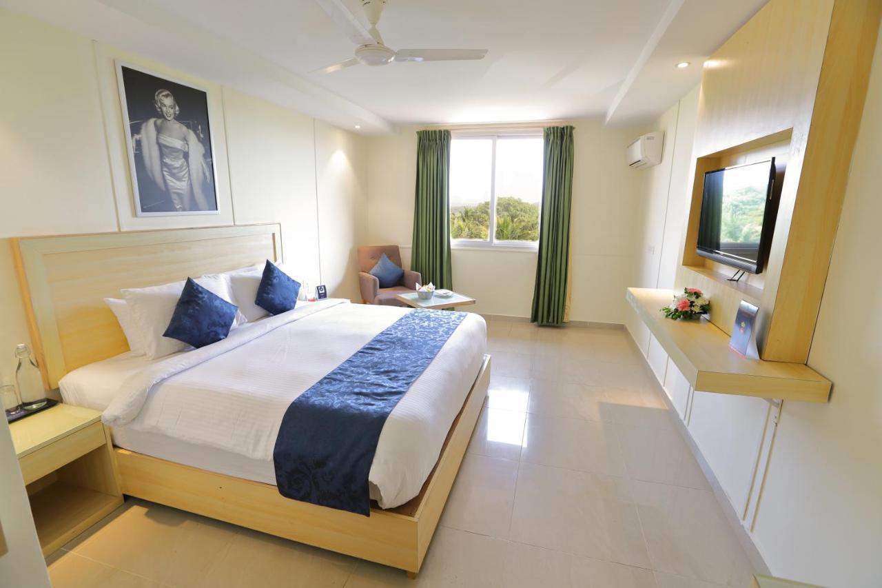 Zip By Spree Hotels Hyde Goa Кандолим Экстерьер фото